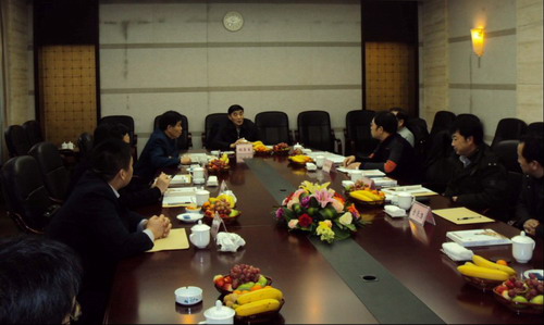 陳文勝研究員應(yīng)邀參加省扶貧專家咨詢會議(圖1) 2012115222126698.jpg